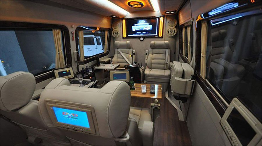 realprivatetours-ultra-luxu Benz Sprinter 12 seats