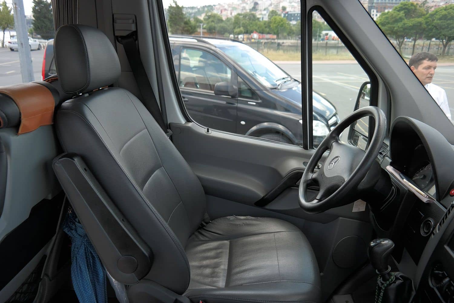 big_9_mercedes-09-4 Benz Sprinter 12 seats